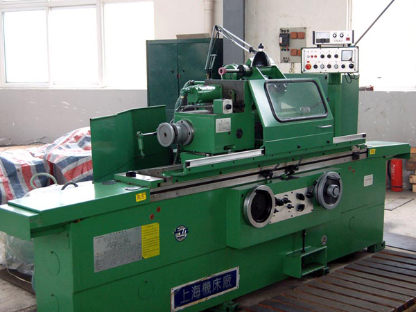 Precision grinding machine
